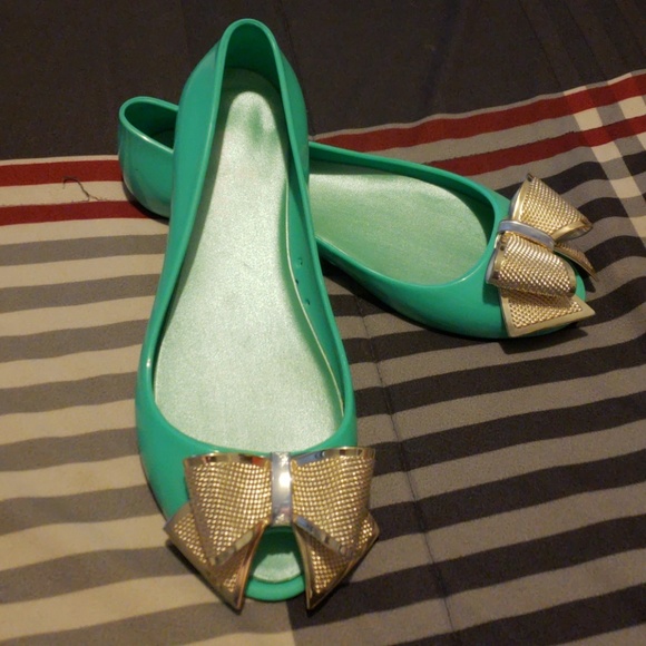Shoes - Picture 3 of 3
